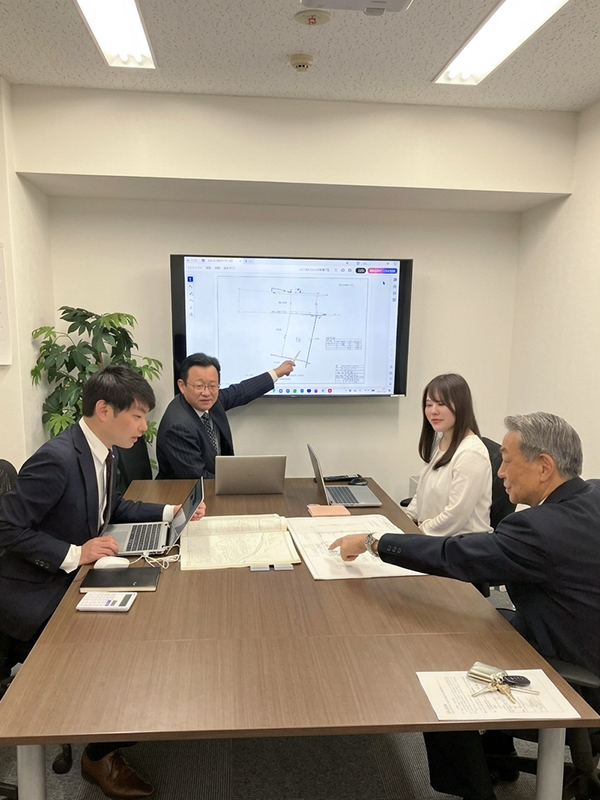 社内ミーティングの様子
